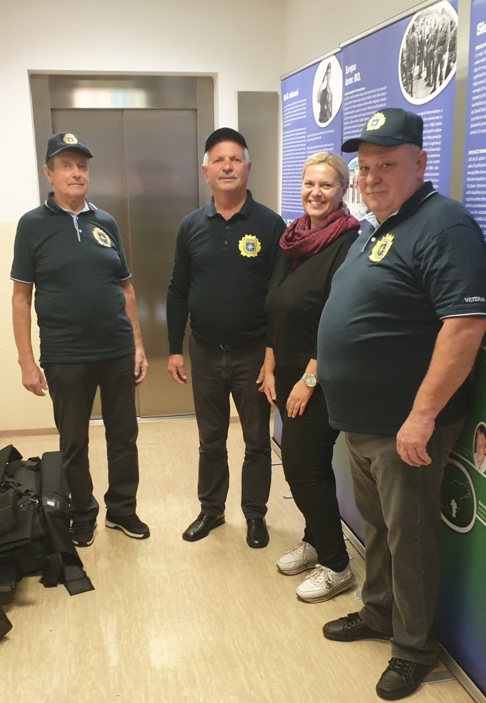 27.10.2025 V SOKOLSKEM DOMU METLIKA POSTAVILI RAZSTAVO MSNZ